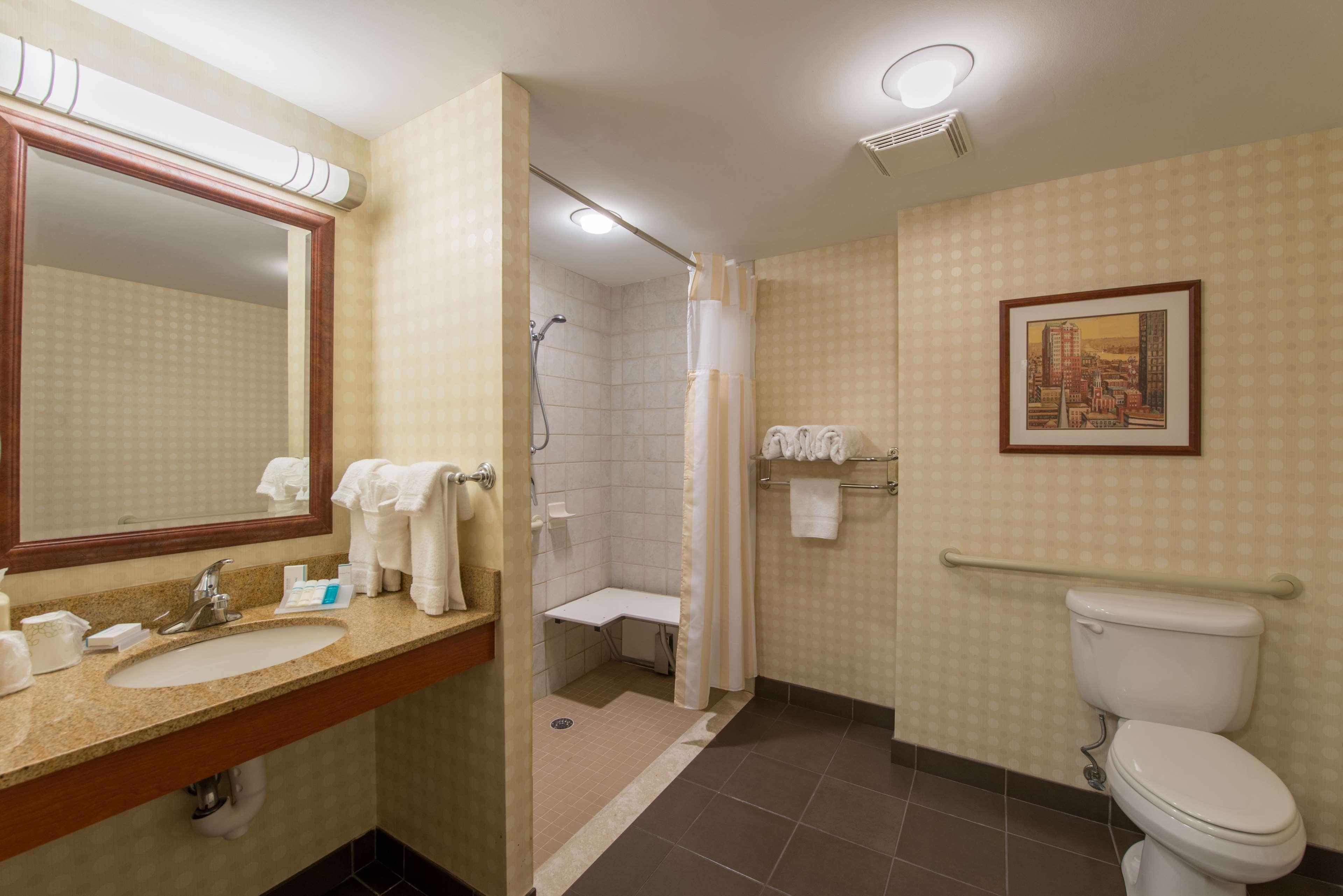 Hilton Garden Inn Manchester Downtown Extérieur photo
