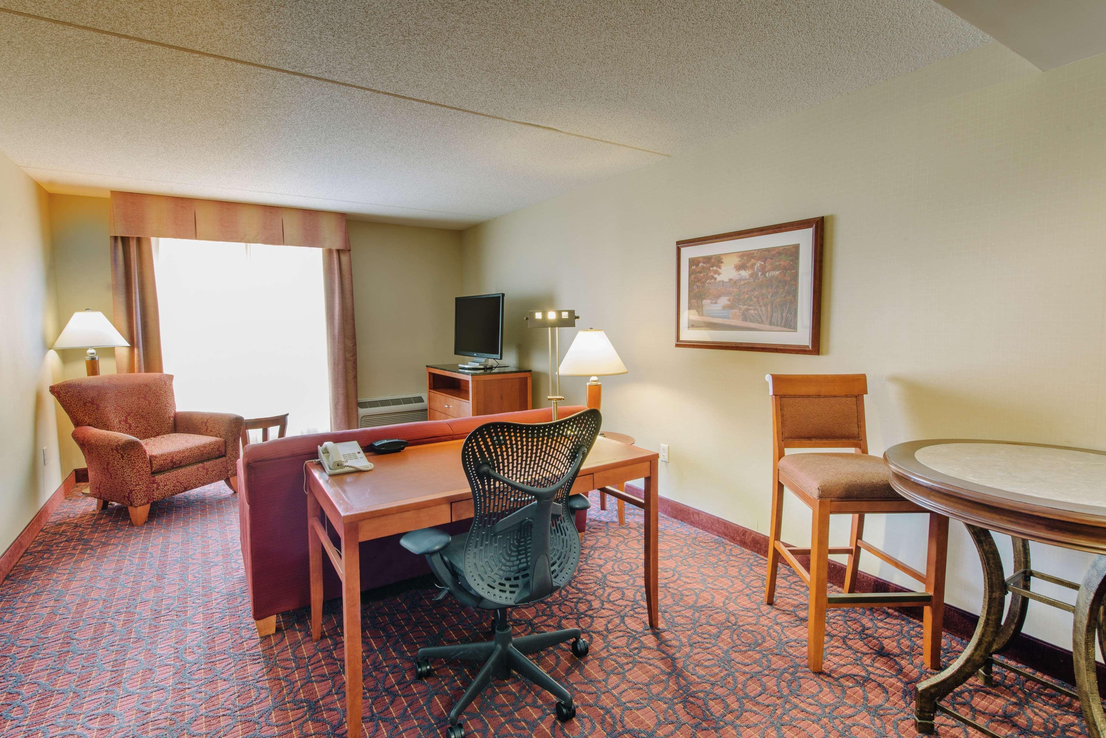 Hilton Garden Inn Manchester Downtown Extérieur photo