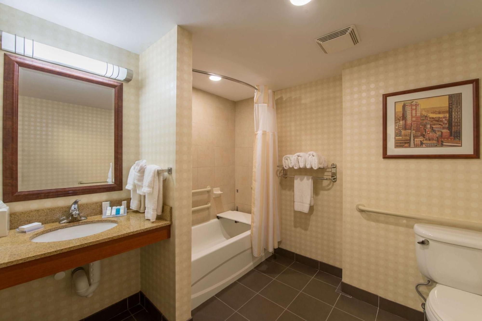 Hilton Garden Inn Manchester Downtown Extérieur photo